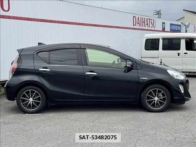 Toyota AQUA 2016-10 7959994-17
