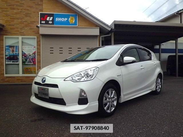 Toyota AQUA 2014-06 7960345-11