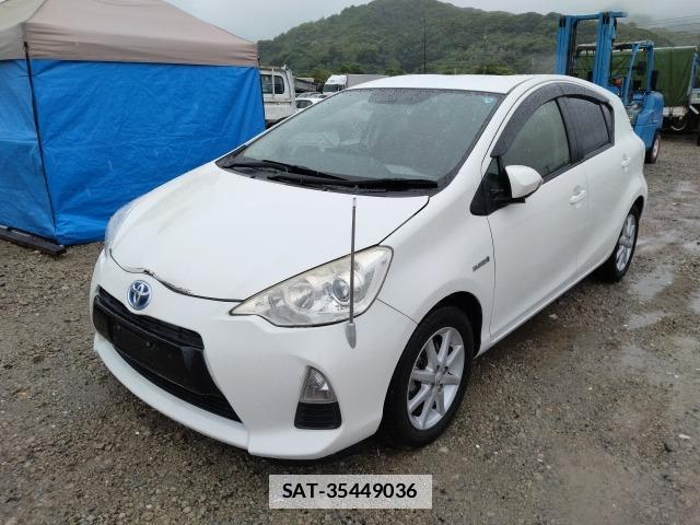 Toyota AQUA 2013-06 7962085-0