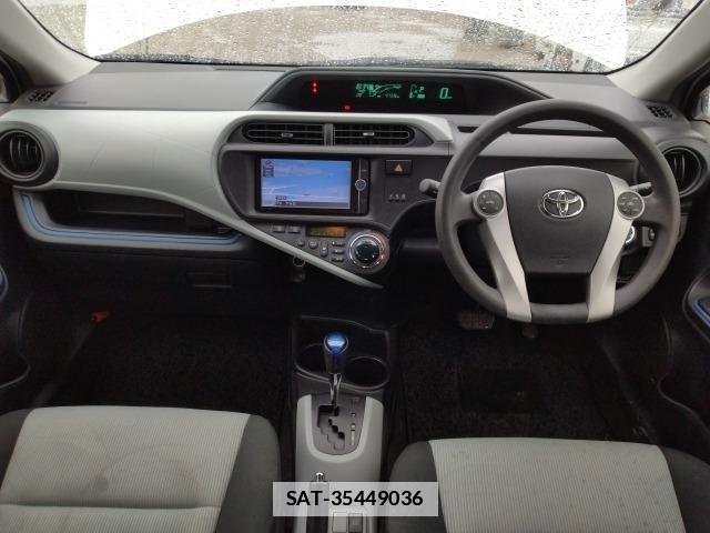 Toyota AQUA 2013-06 7962085-1