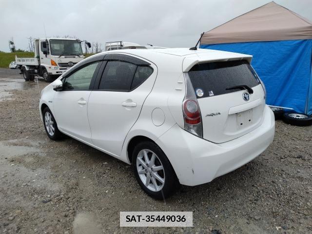 Toyota AQUA 2013-06 7962085-11