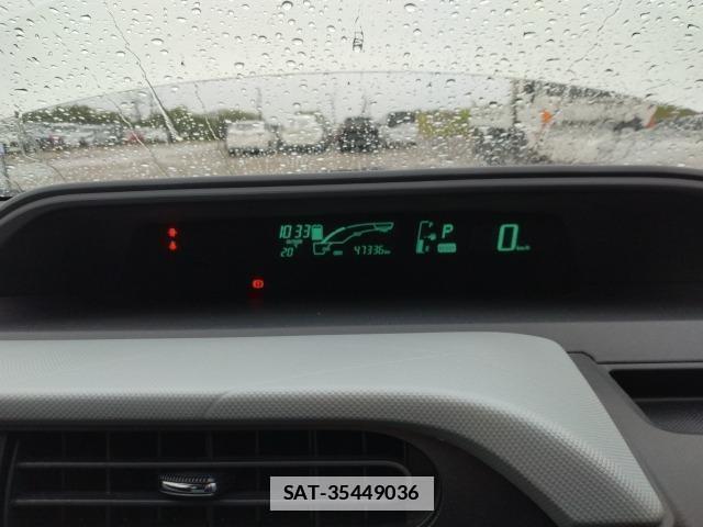 Toyota AQUA 2013-06 7962085-14