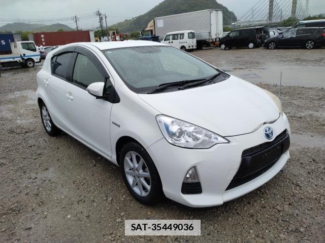 Toyota AQUA 2013-06 7962085-8