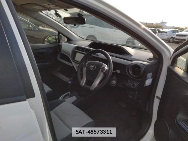 Toyota AQUA 2014-05 7962086-2