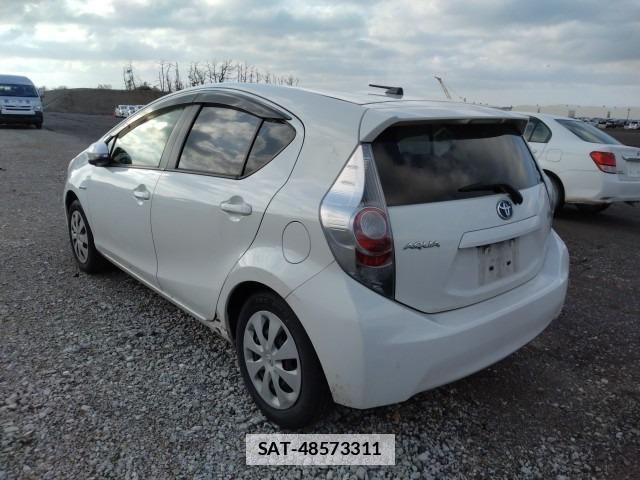Toyota AQUA 2014-05 7962086-7