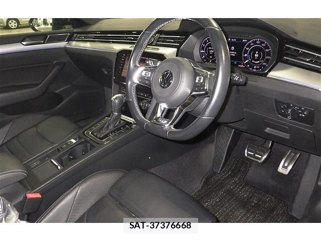 VolksWagen ARTEON 2018-03 7961493-2