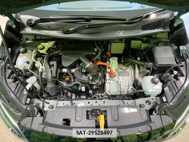 Nissan AURA 2025-11 7960510-18