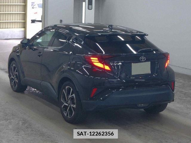 Toyota C-HR 2023-03 7959342-1
