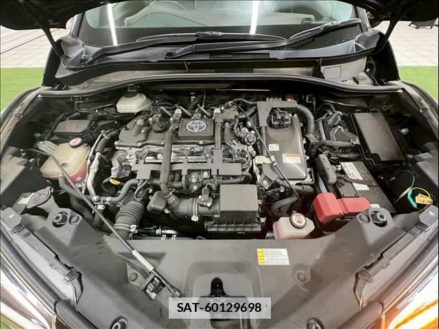 Toyota C-HR 2017-07 7959931-11