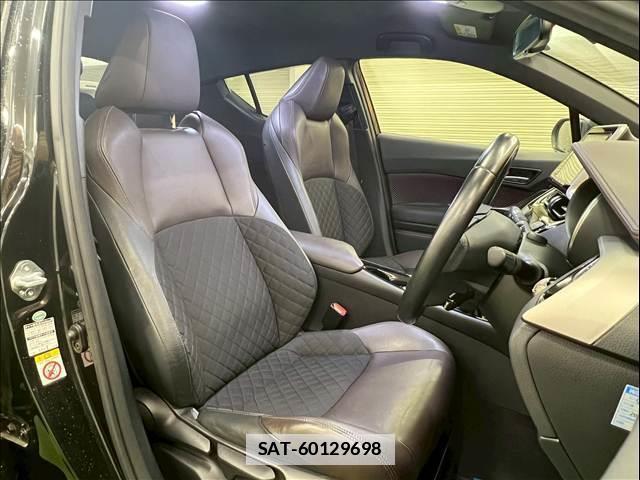 Toyota C-HR 2017-07 7959931-5