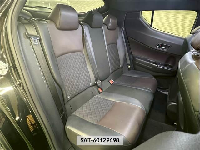 Toyota C-HR 2017-07 7959931-6