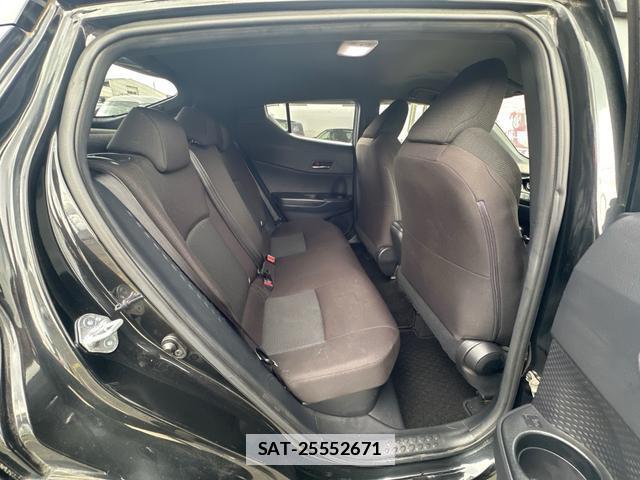 Toyota C-HR 2017-07 7960020-13