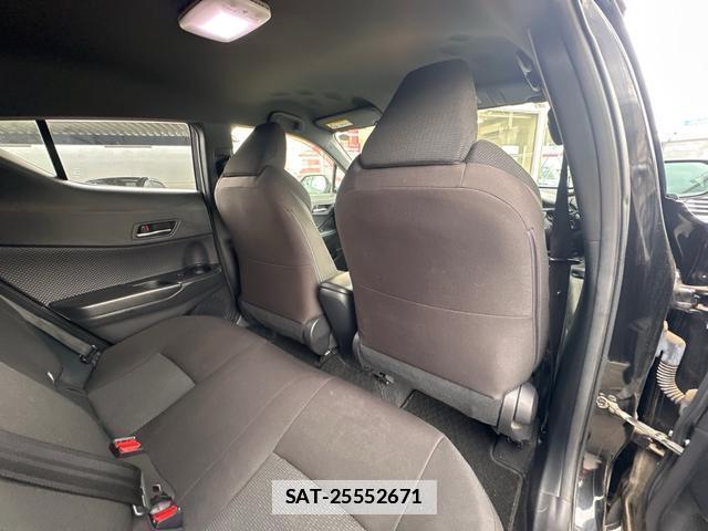 Toyota C-HR 2017-07 7960020-15