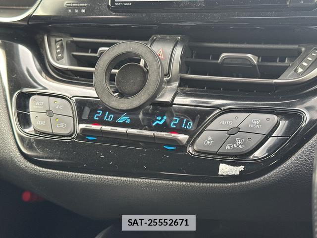 Toyota C-HR 2017-07 7960020-6