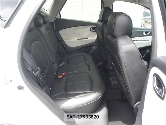 Renault CAPTUR 2019-03 7960017-11