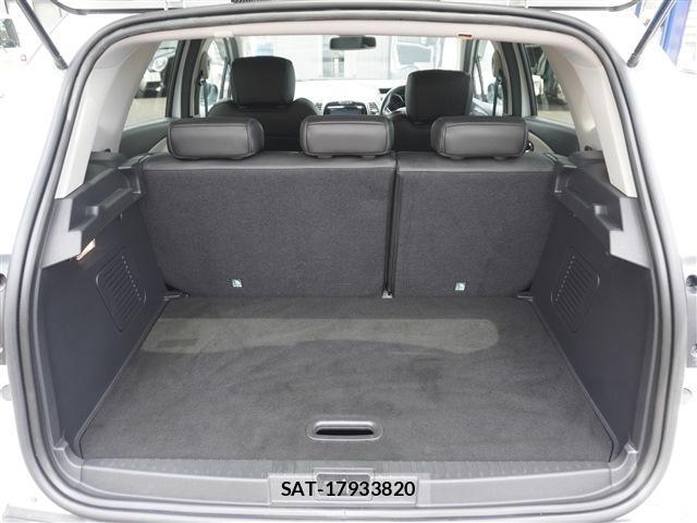 Renault CAPTUR 2019-03 7960017-12