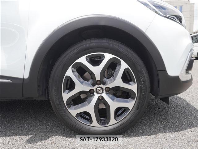 Renault CAPTUR 2019-03 7960017-15