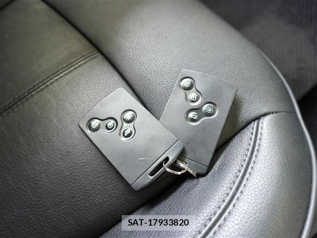 Renault CAPTUR 2019-03 7960017-7