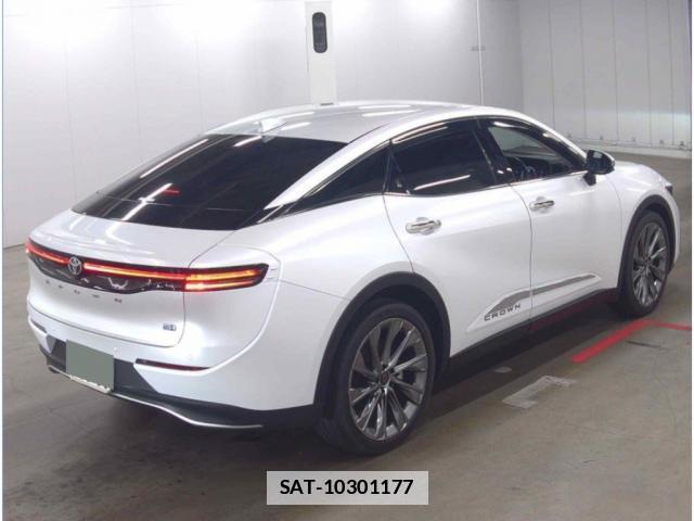 Toyota Crown Crossover 2023-08 7959333-4