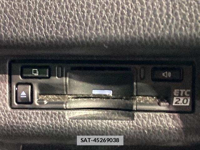 Toyota Crown Crossover 2024-01 7959436-5