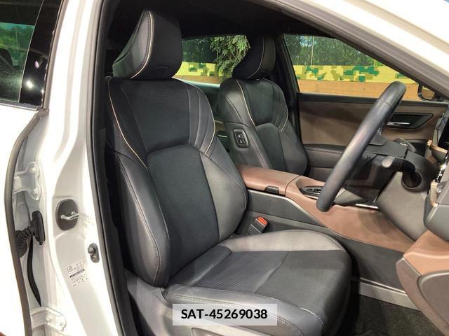Toyota Crown Crossover 2024-01 7959436-8