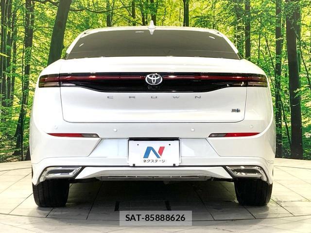 Toyota Crown Crossover 2022-10 7959789-14
