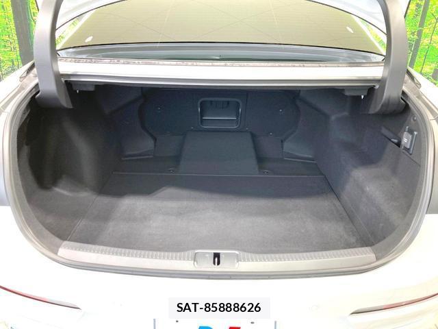 Toyota Crown Crossover 2022-10 7959789-9
