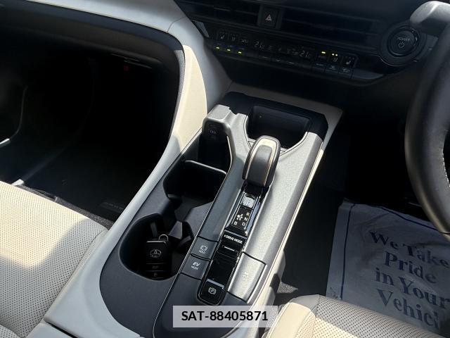Toyota Crown Crossover 2023-04 7959894-15