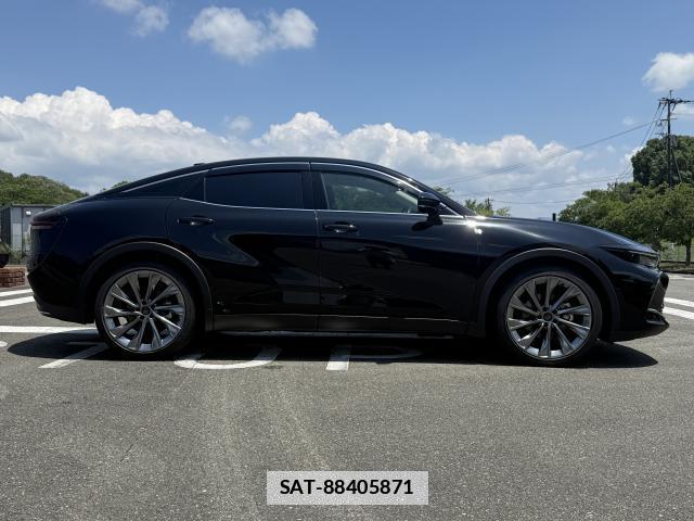 Toyota Crown Crossover 2023-04 7959894-3