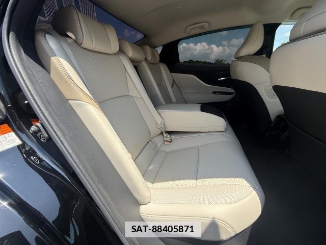 Toyota Crown Crossover 2023-04 7959894-6