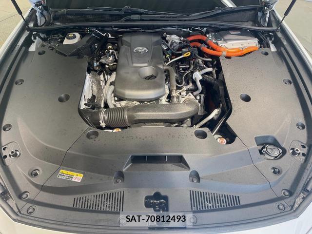 Toyota CROWN 2024-09 7959300-18