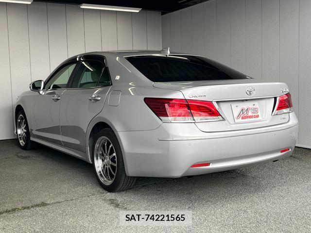 Toyota CROWN 2017-03 7959985-3