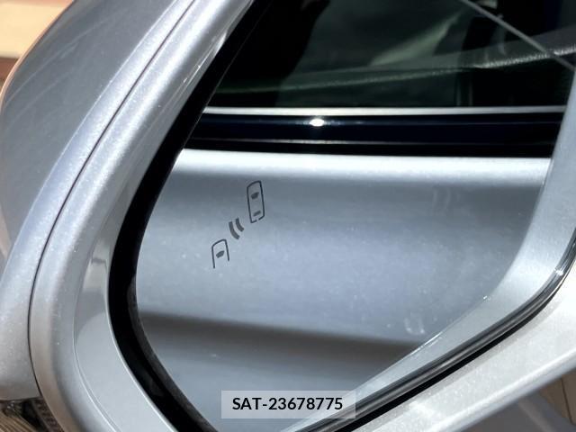 Toyota CROWN 2019-04 7960560-10
