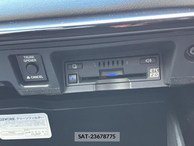 Toyota CROWN 2019-04 7960560-11