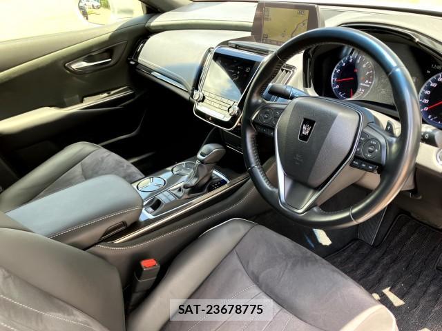 Toyota CROWN 2019-04 7960560-18