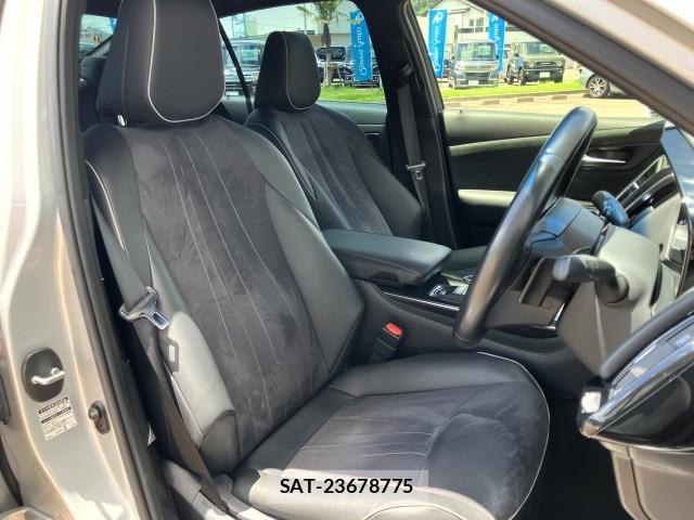 Toyota CROWN 2019-04 7960560-19
