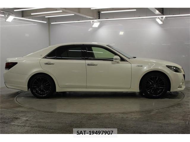 Toyota CROWN 2015-09 7962349-3