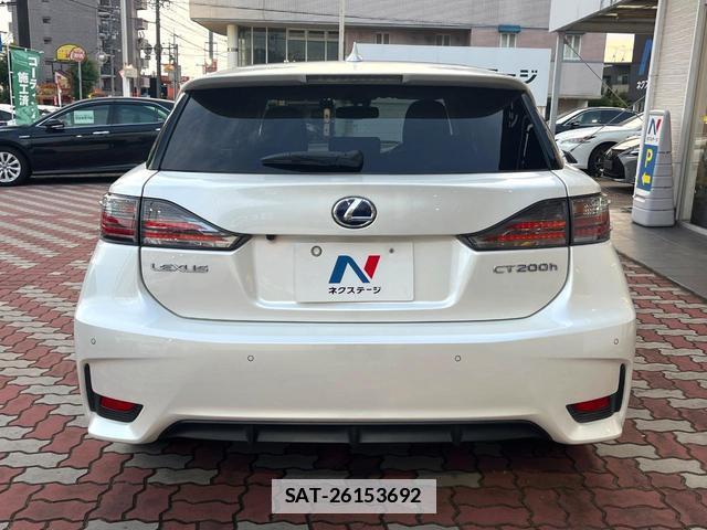 Lexus CT 2017-04 7959735-11