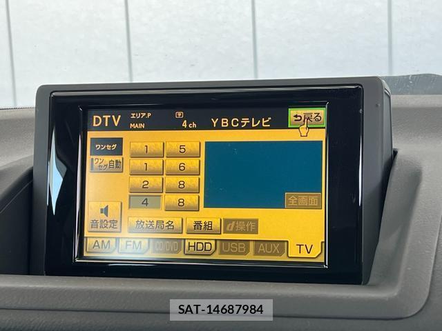 Lexus CT 2011-06 7959989-12