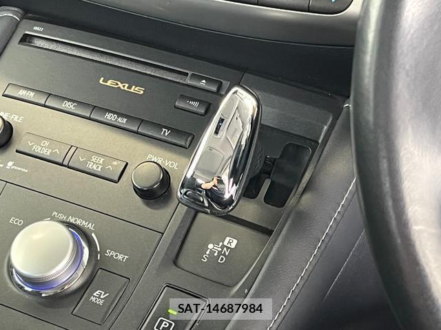 Lexus CT 2011-06 7959989-14