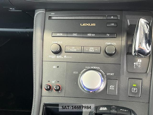 Lexus CT 2011-06 7959989-15