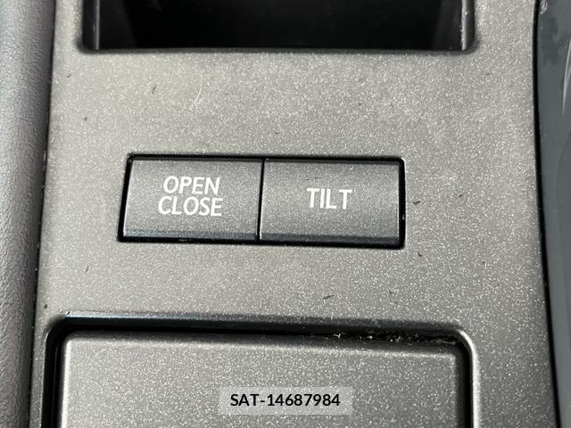 Lexus CT 2011-06 7959989-17