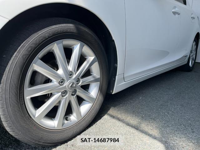 Lexus CT 2011-06 7959989-5