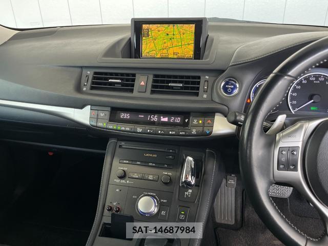 Lexus CT 2011-06 7959989-8