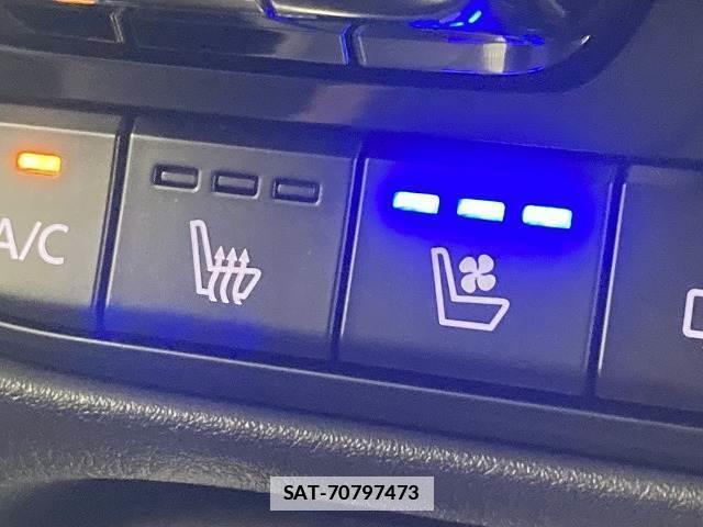 Mazda CX-60 2022-11 7960042-8
