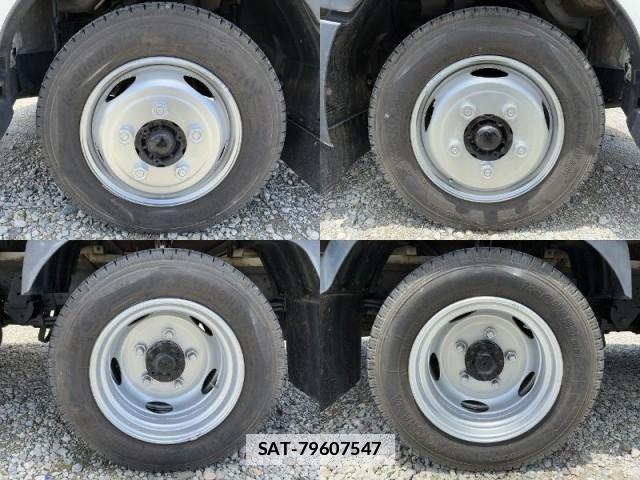 Hino DUTRO 2020-06 7961800-17