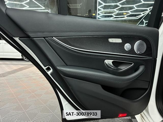 Mercedes Benz E-CLASS 2018-12 7961826-14