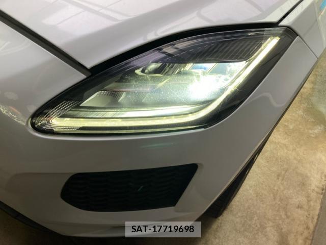 Jaguar E-PACE 2019-01 7959834-13