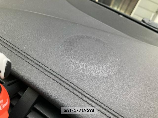 Jaguar E-PACE 2019-01 7959834-16