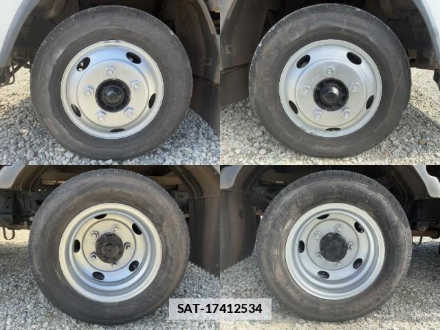 Isuzu ELF TRUCK 2017-03 7961796-14